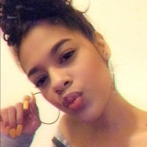 Meet your Posher, Ayana